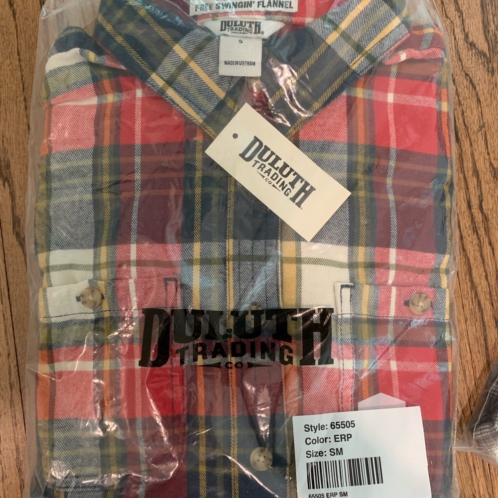 Duluth Trading Co Red and Yellow Casual Button Down Shirt